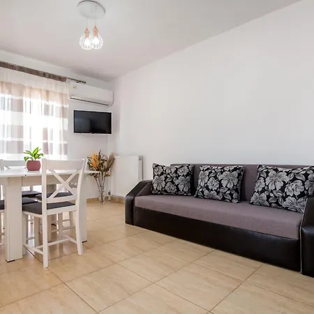 House Litsa 2 In Potos