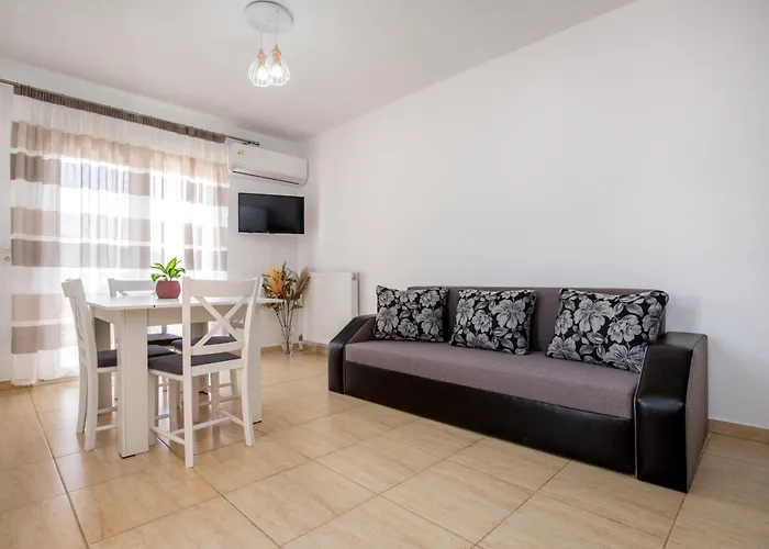 House Litsa 2 In Potos